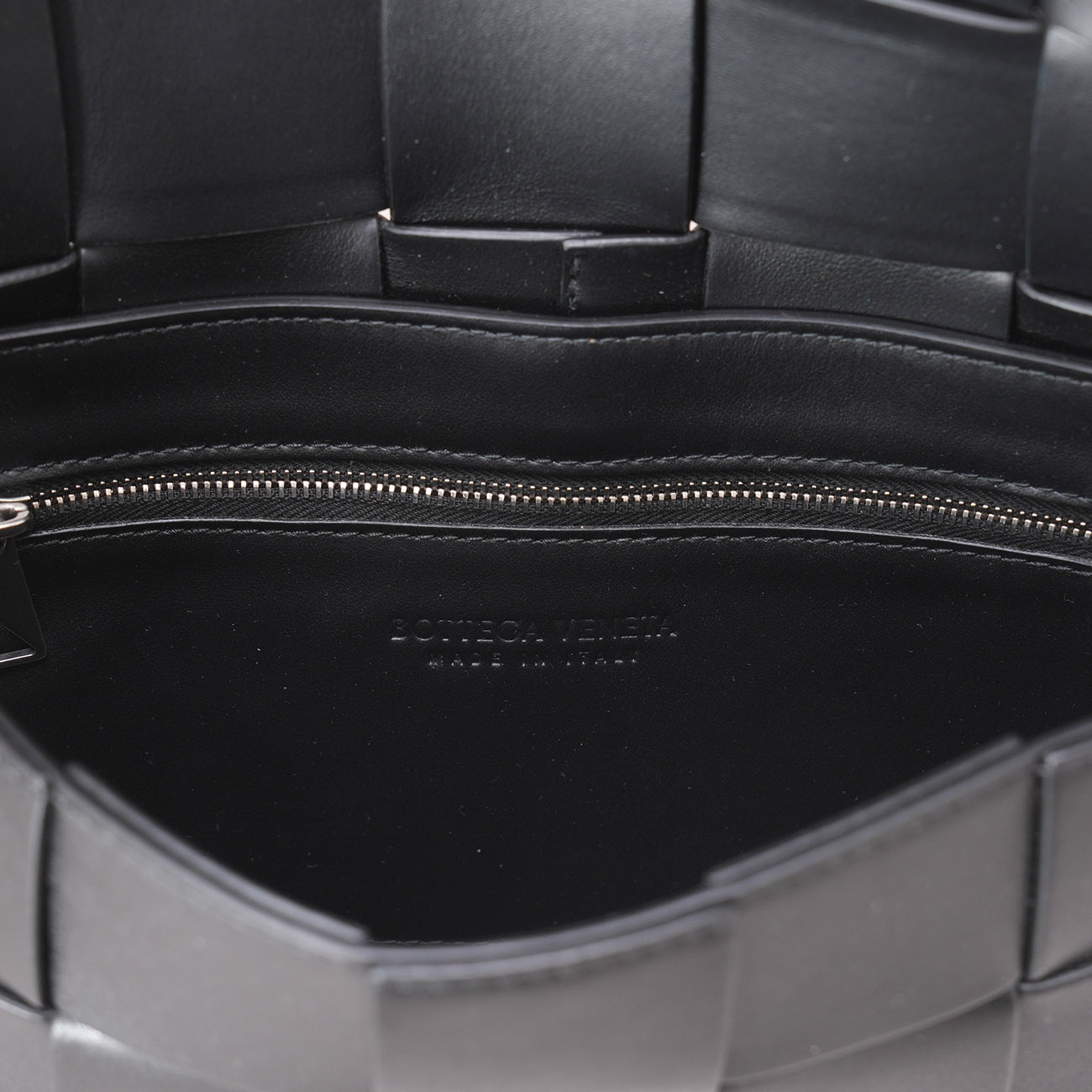 BOTTEGA VENETA(USED)보테가 베네타 어반 레더 크로스바디 카세트백